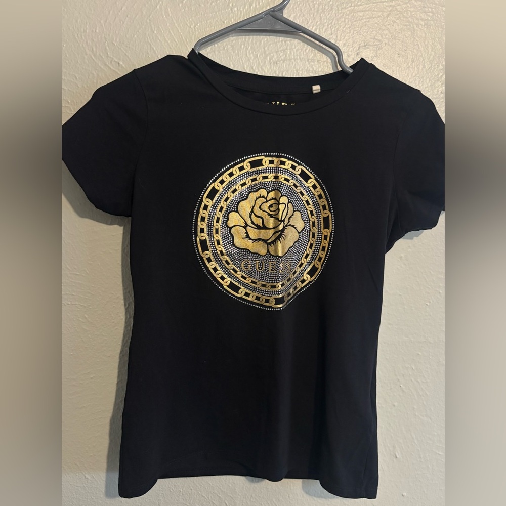 EUC / Guess // Classic Black Women's Top // Size S ✨